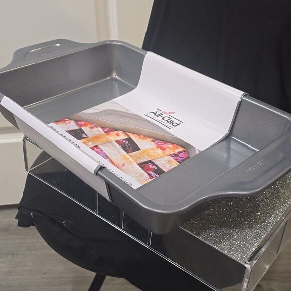 All-Clad Pro-Release Bakeware Rectangular Cake Pan - Picture 6 of 7